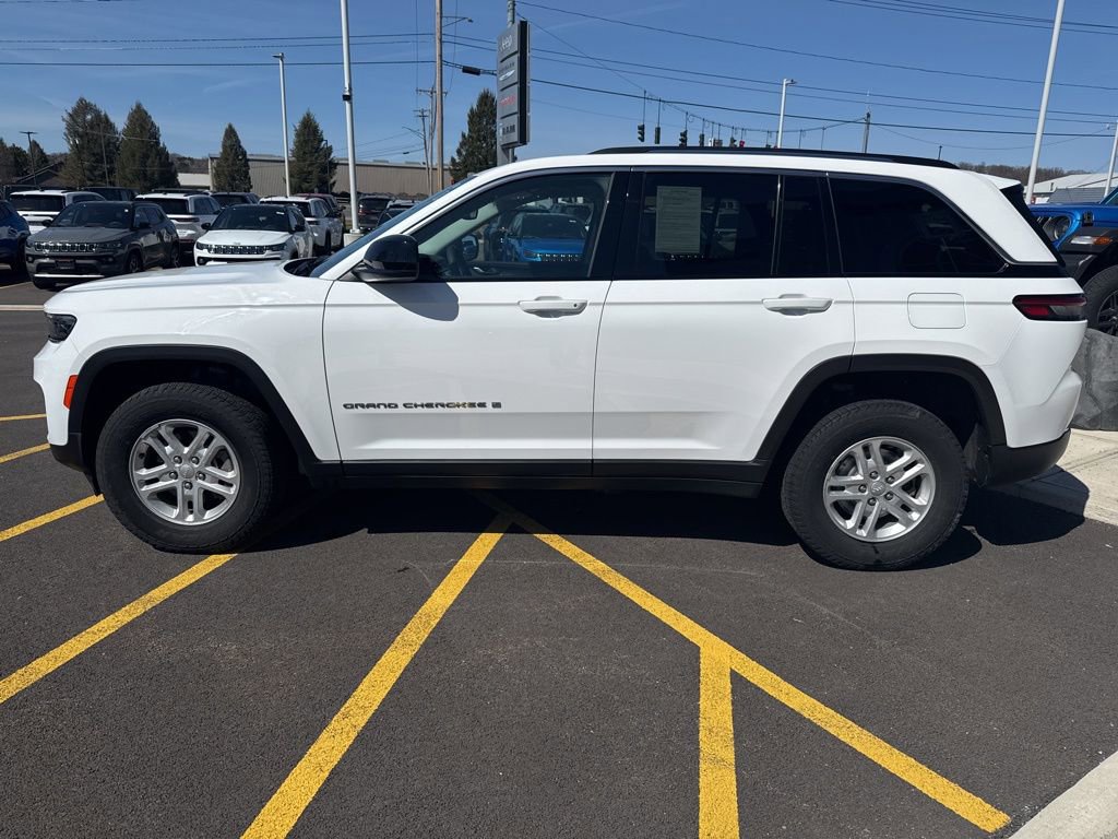 Used 2023 Jeep Grand Cherokee Laredo w/ Luxury Tech Group I image 5