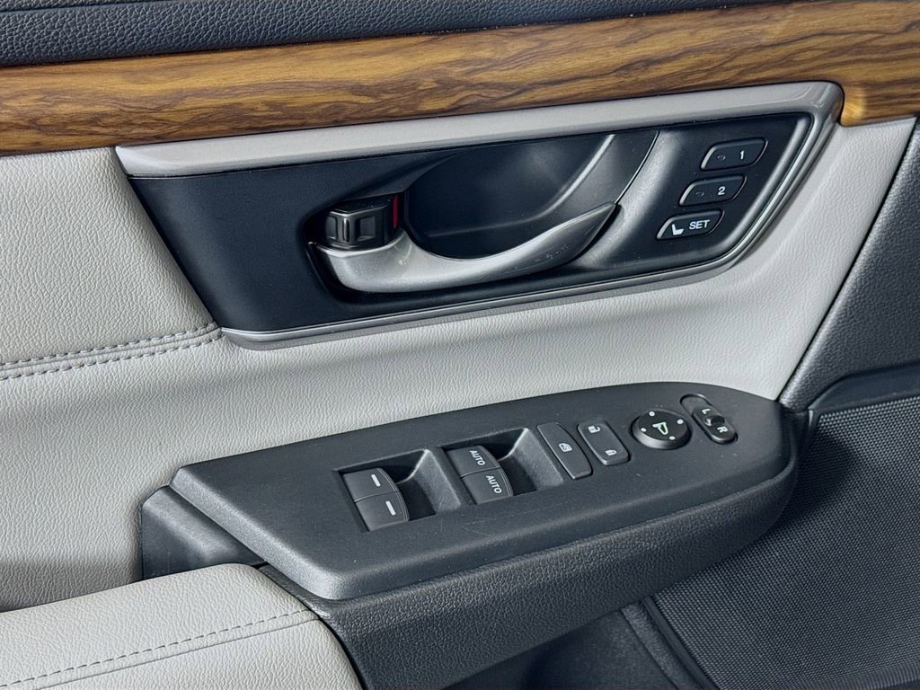 Used 2020 Honda CR-V Touring image 18