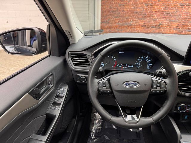 Certified 2022 Ford Escape SE w/ SE Sport Appearance Package image 13