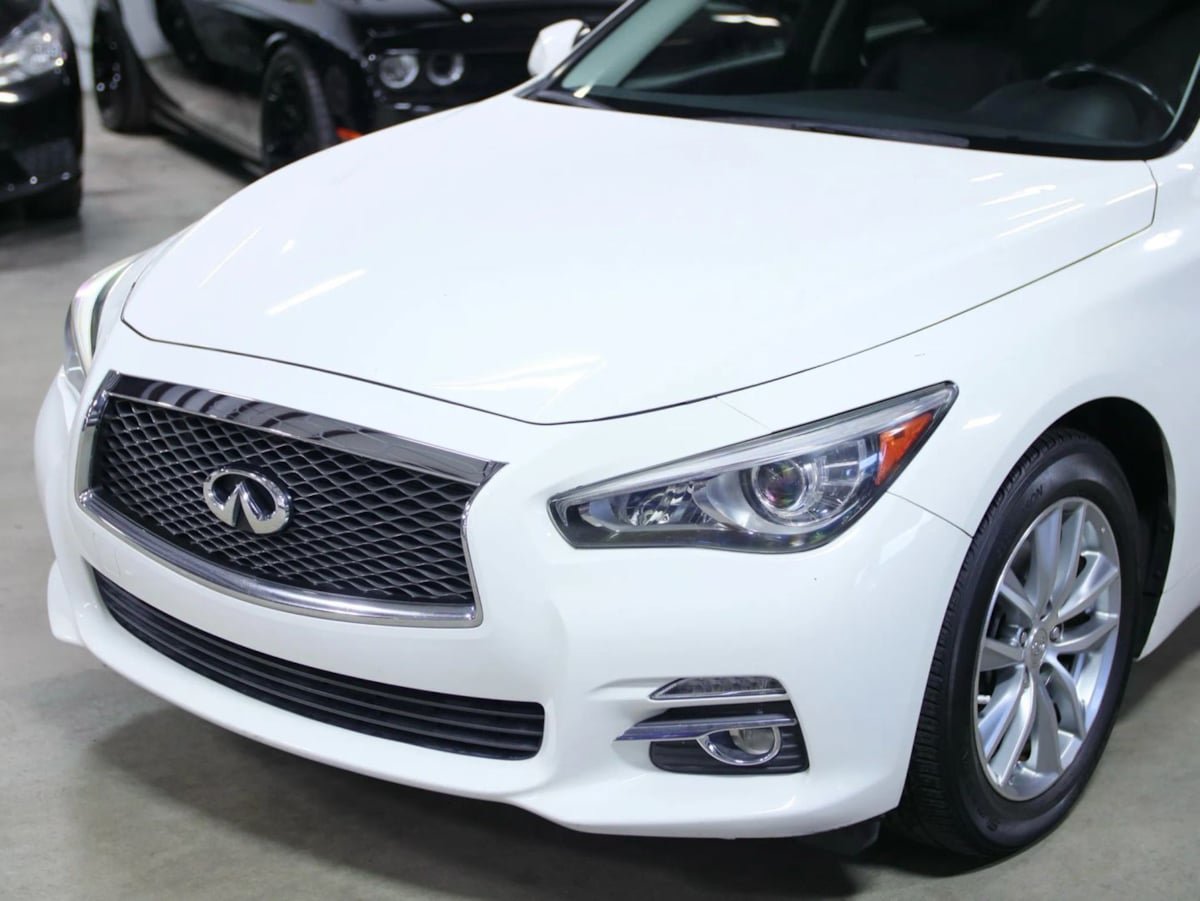 Used 2017 INFINITI Q50 2.0t w/ Moonroof Package RWD image 5