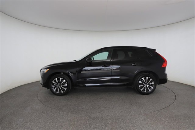 Used 2023 Volvo XC60 B5 Plus image 7