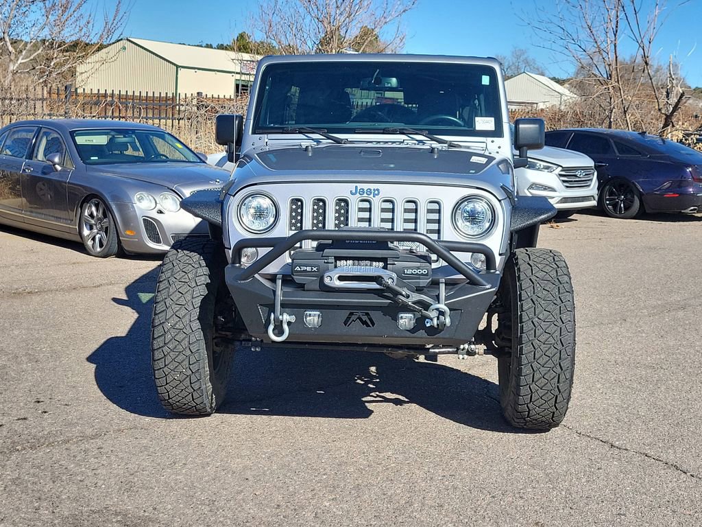 Used 2017 Jeep Wrangler Unlimited Sahara w/ Connectivity Group AWD/4WD image 9