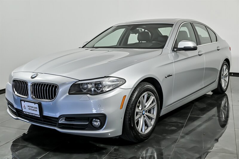 Used 2015 BMW 528i xDrive Sedan AWD/4WD image 5