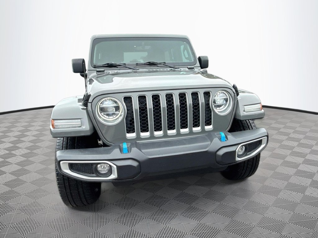Used 2022 Jeep Wrangler Unlimited Sahara w/ Cold Weather Group AWD/4WD image 35