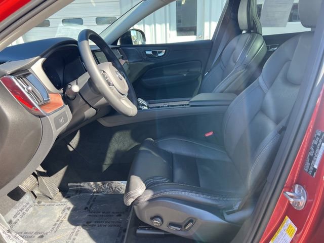 Certified 2023 Volvo XC60 B5 Ultimate w/ Climate Package image 28