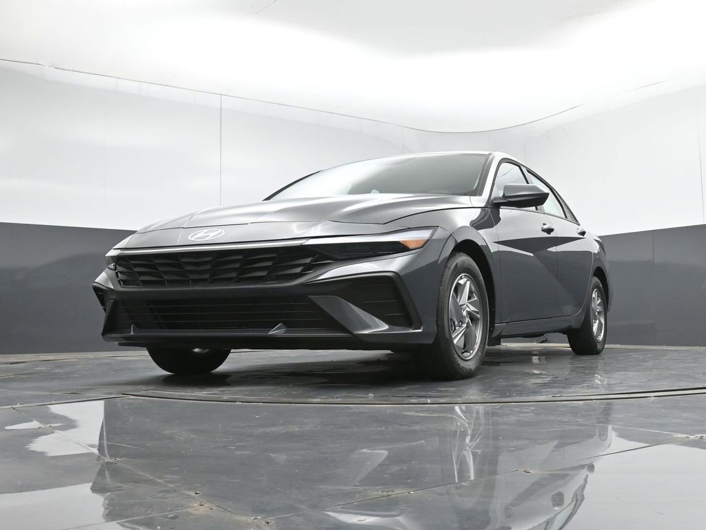 New 2026 Hyundai Elantra SE FWD image 9