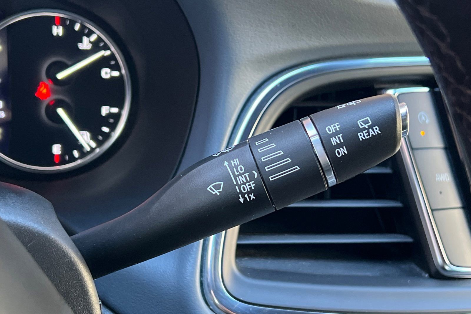 Used 2024 Buick Enclave Premium image 37