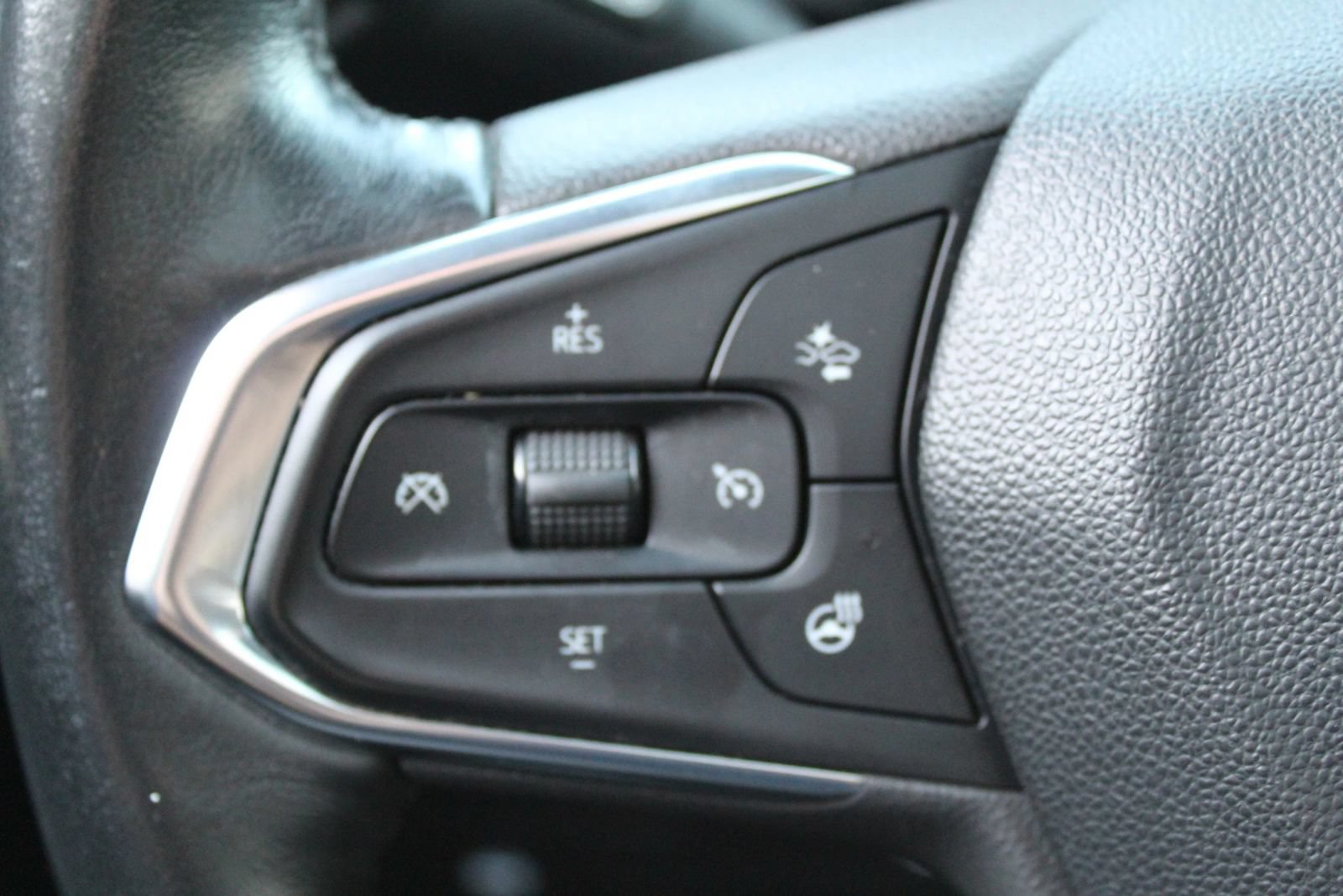 Used 2022 Chevrolet TrailBlazer ACTIV w/ Sun and Liftgate Package FWD image 16