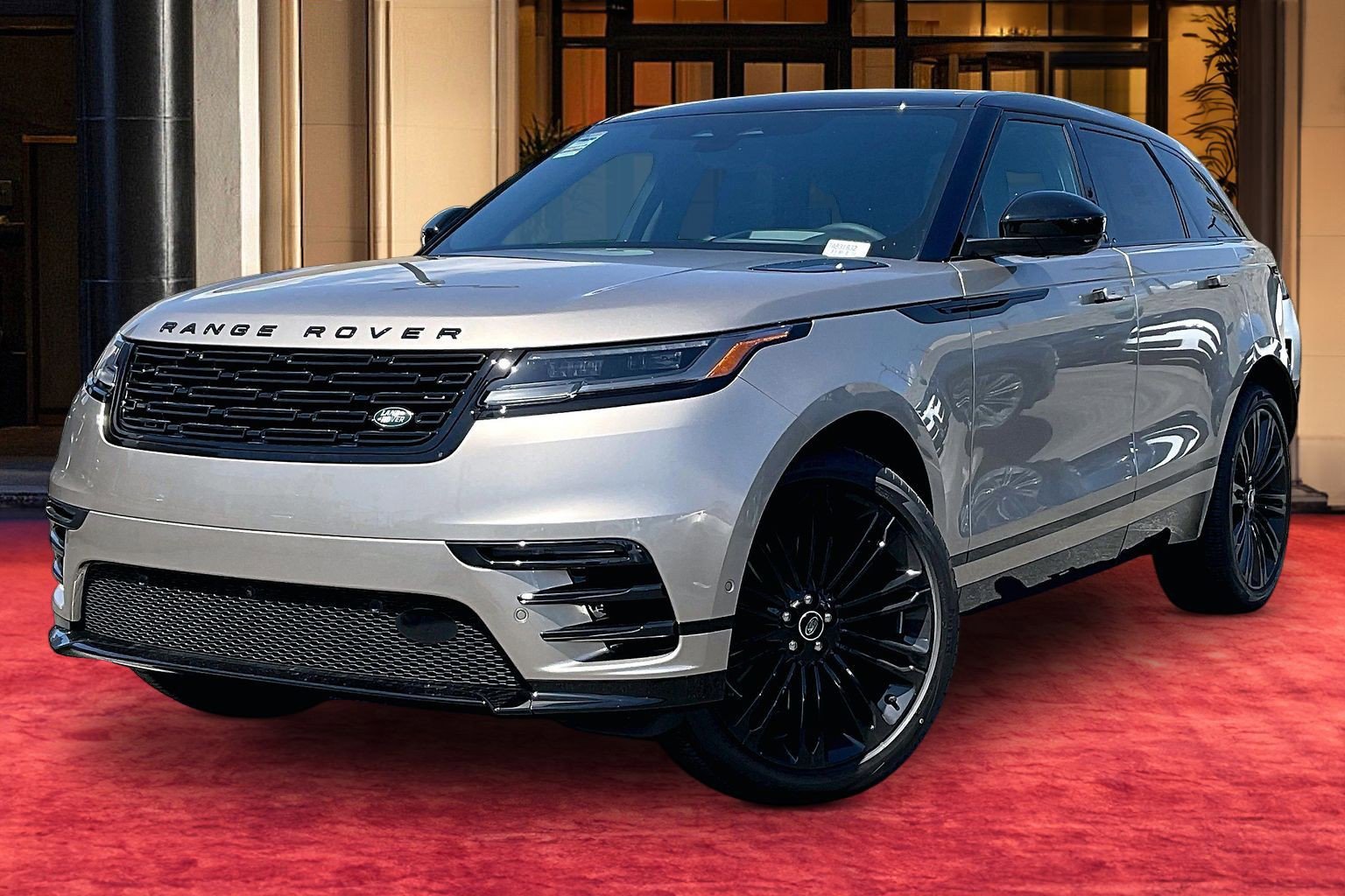 New 2026 Land Rover Range Rover Velar Dynamic SE AWD/4WD image 1