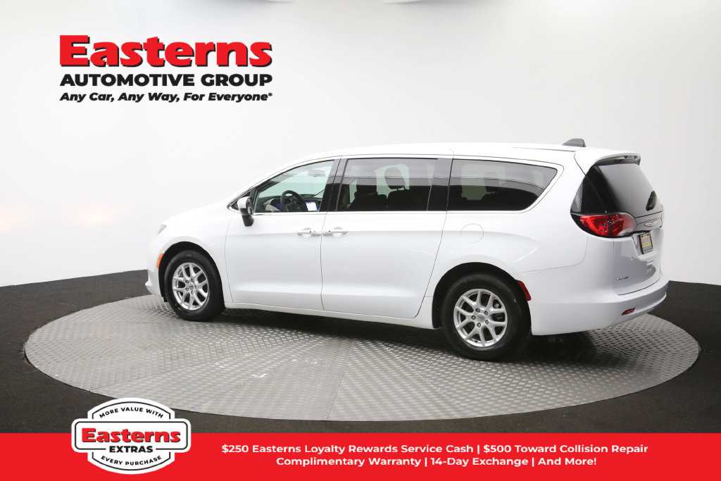 Used 2022 Chrysler Voyager LX FWD image 62