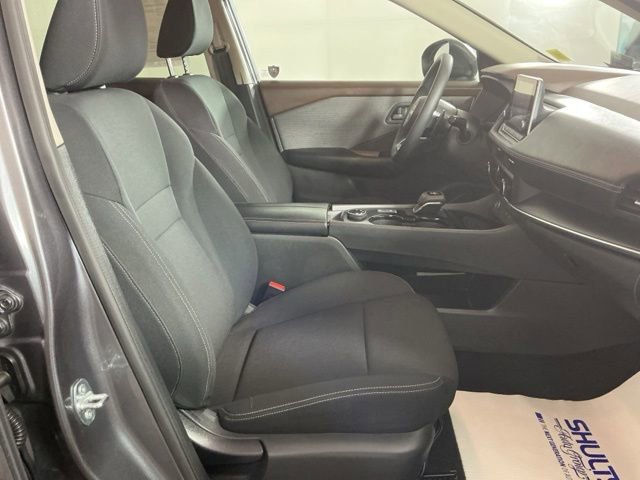Used 2023 Nissan Rogue S AWD/4WD image 5