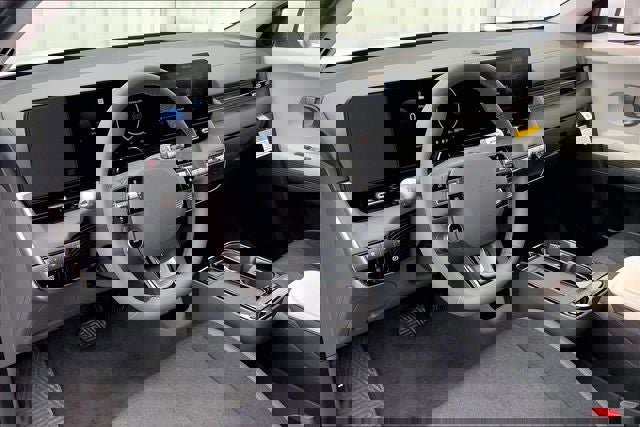 Used 2025 Hyundai Ioniq 5 SE image 8