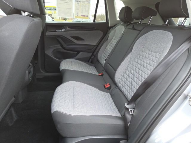 Used 2025 Volkswagen Tiguan S image 11