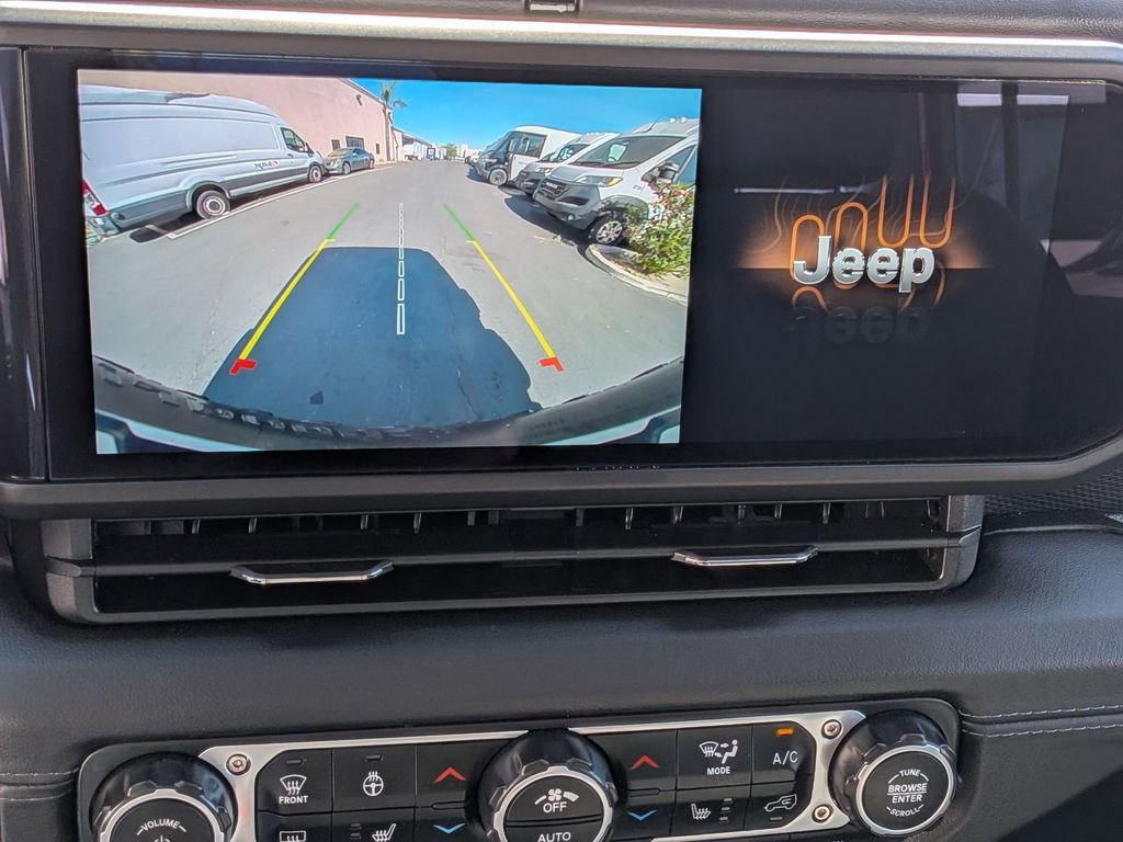 Used 2025 Jeep Wrangler Rubicon w/ Convenience Group image 18