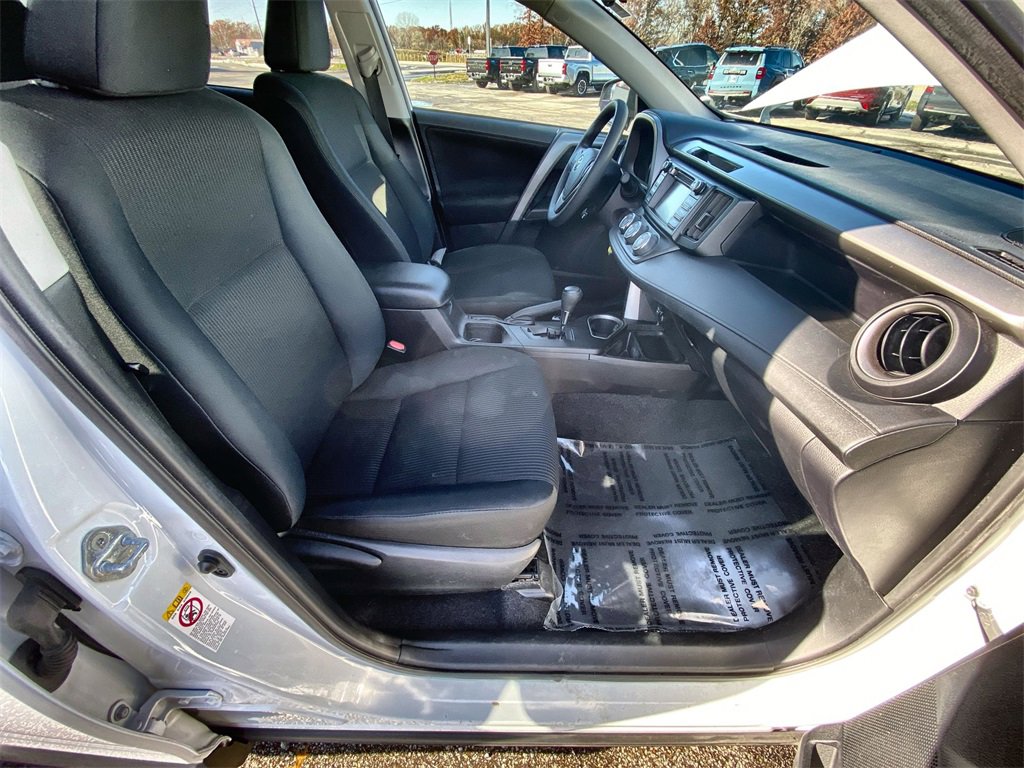 Used 2017 Toyota RAV4 LE image 23