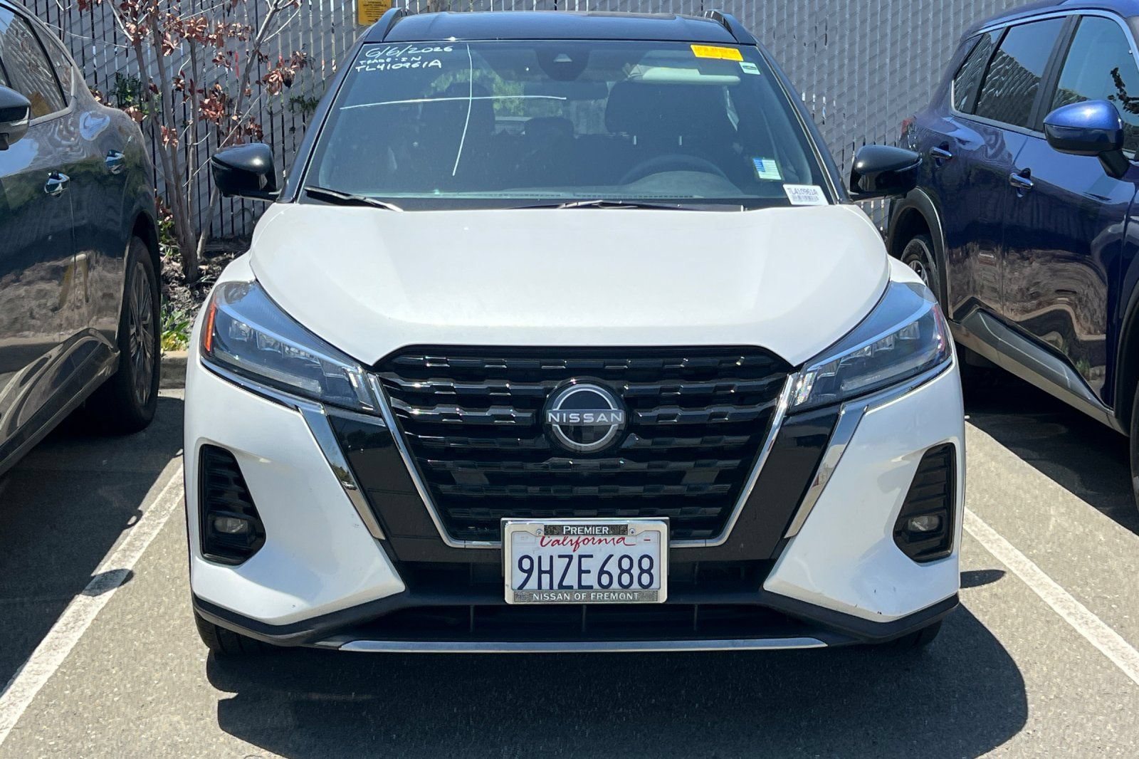 Certified 2023 Nissan Kicks SR FWD image 3