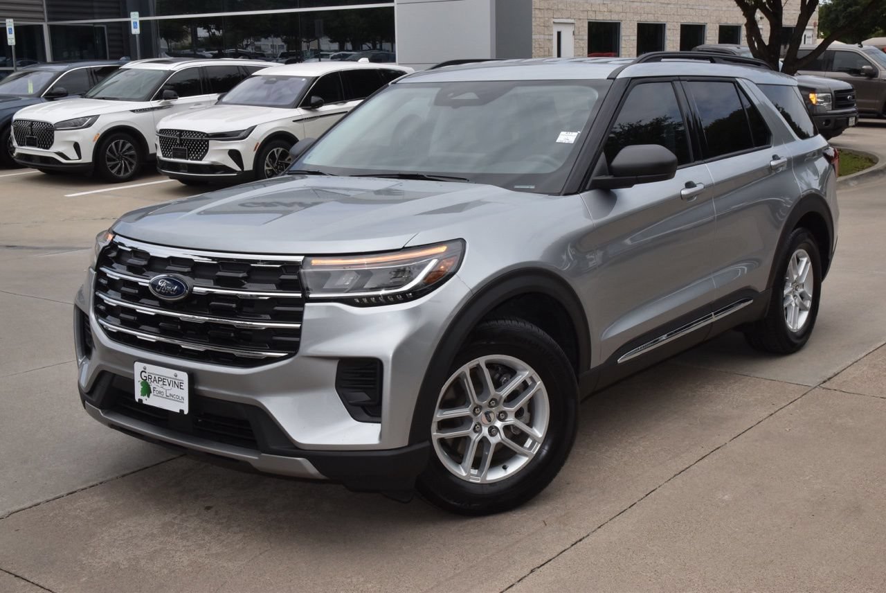 Certified 2025 Ford Explorer Active RWD image 39