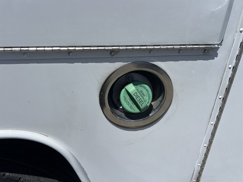 Used 2023 Ford F550 Luxury RWD image 28