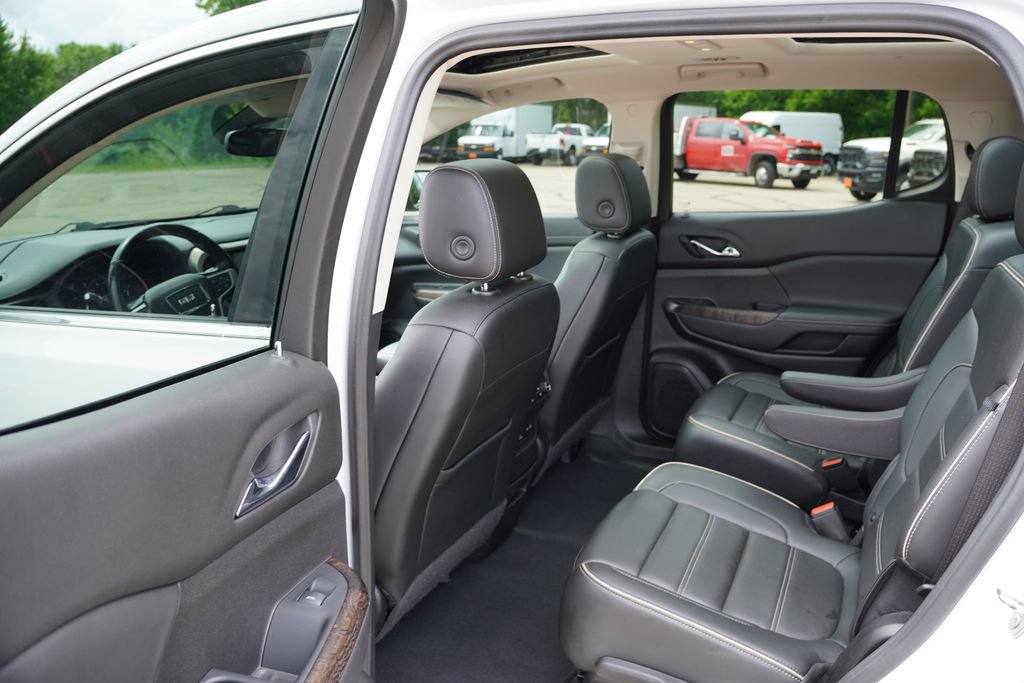 Certified 2022 GMC Acadia Denali w/ Trailering Package AWD/4WD image 16