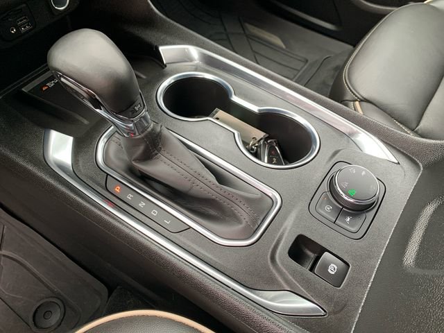 Used 2023 Chevrolet Traverse Premier image 30