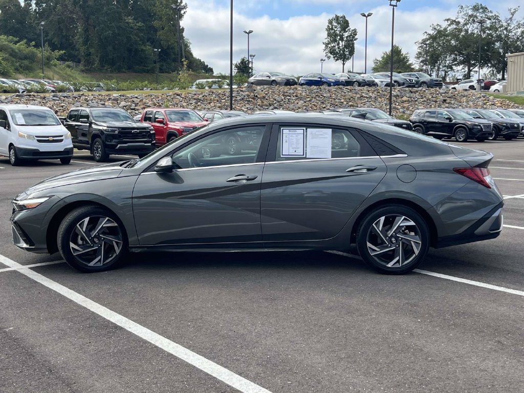 Certified 2025 Hyundai Elantra SEL FWD image 36
