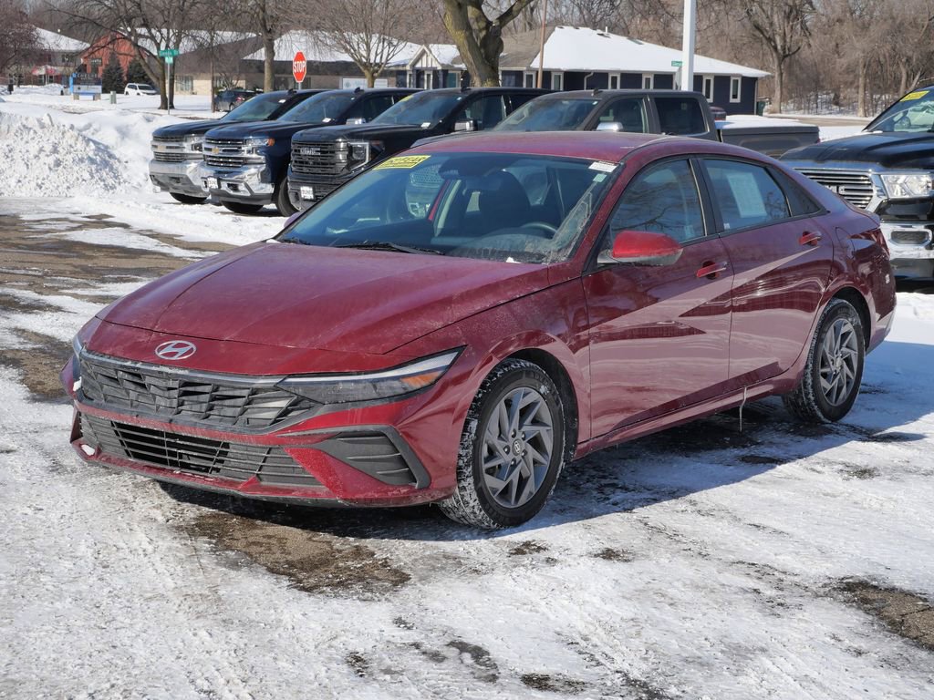 Used 2024 Hyundai Elantra SEL image 4