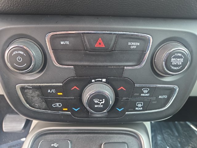 Used 2018 Jeep Compass Latitude w/ Popular Equipment Group FWD image 25