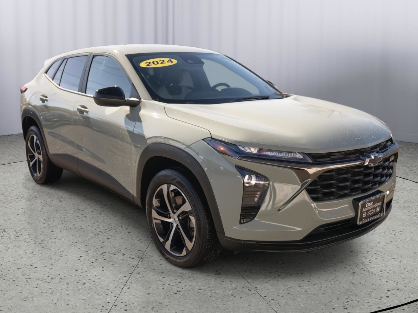 Used 2024 Chevrolet Trax RS image 1