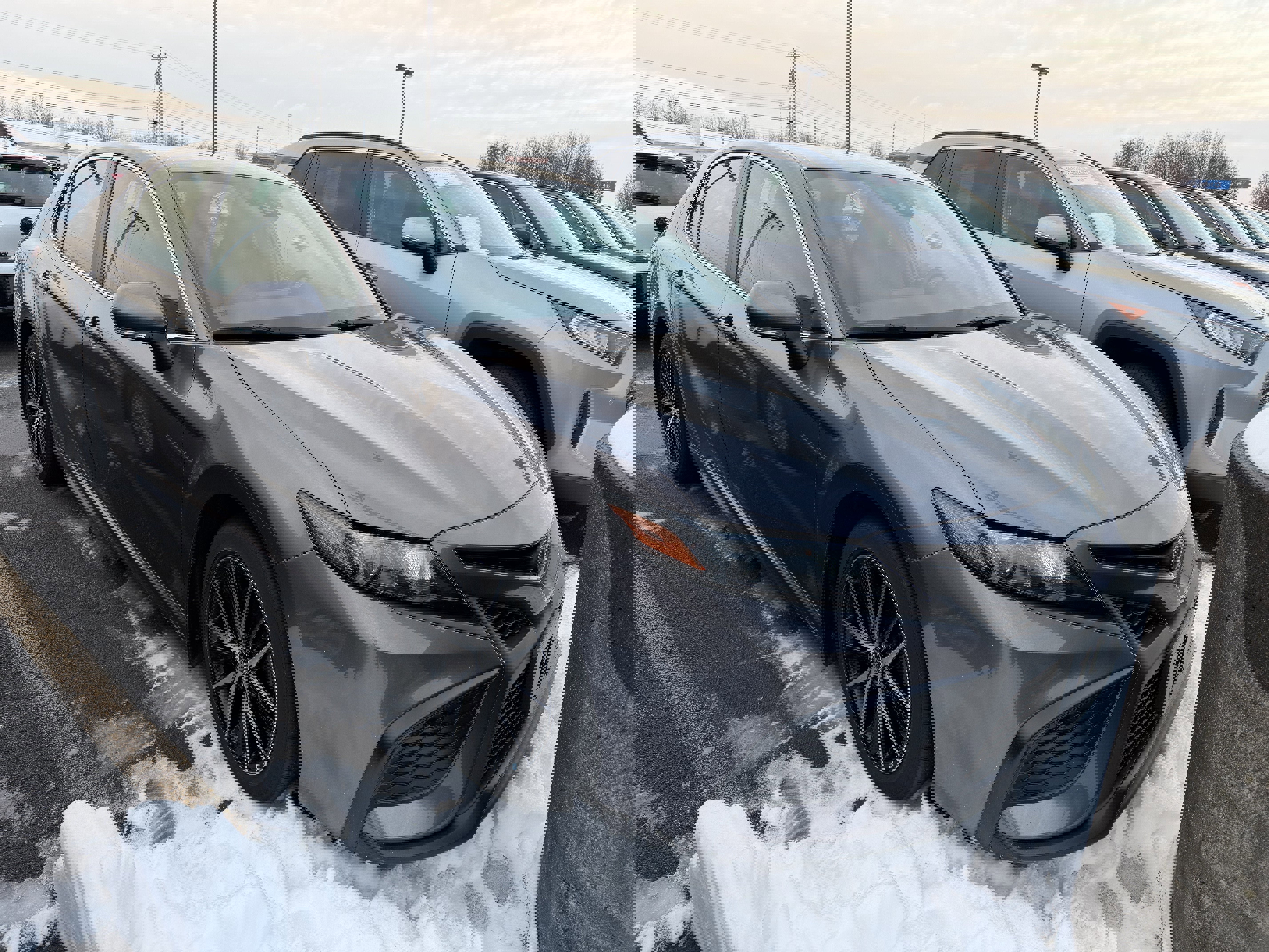 Used 2022 Toyota Camry SE w/ Carpet Mat Package (TMS) image 2