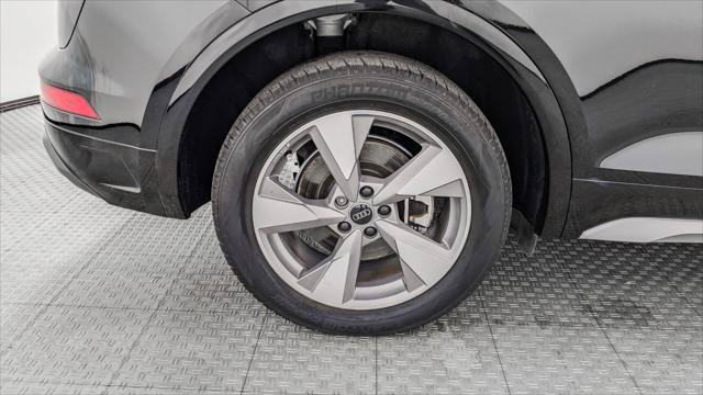 Used 2023 Audi Q5 2.0T Premium w/ Convenience Package AWD/4WD image 38