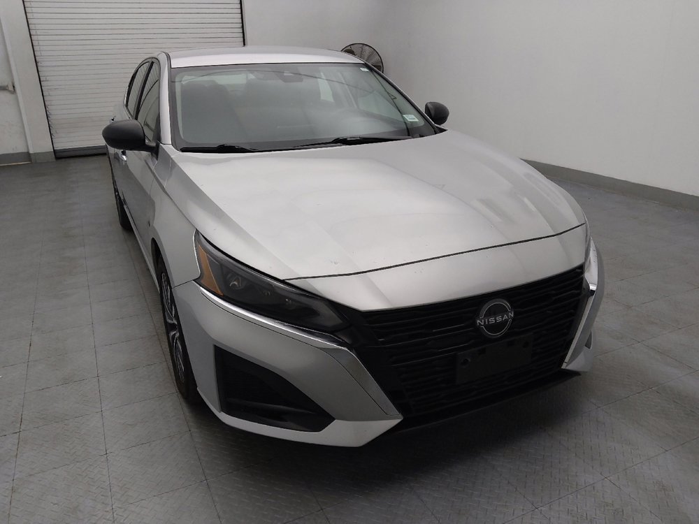 Used 2024 Nissan Altima 2.5 SV image 14