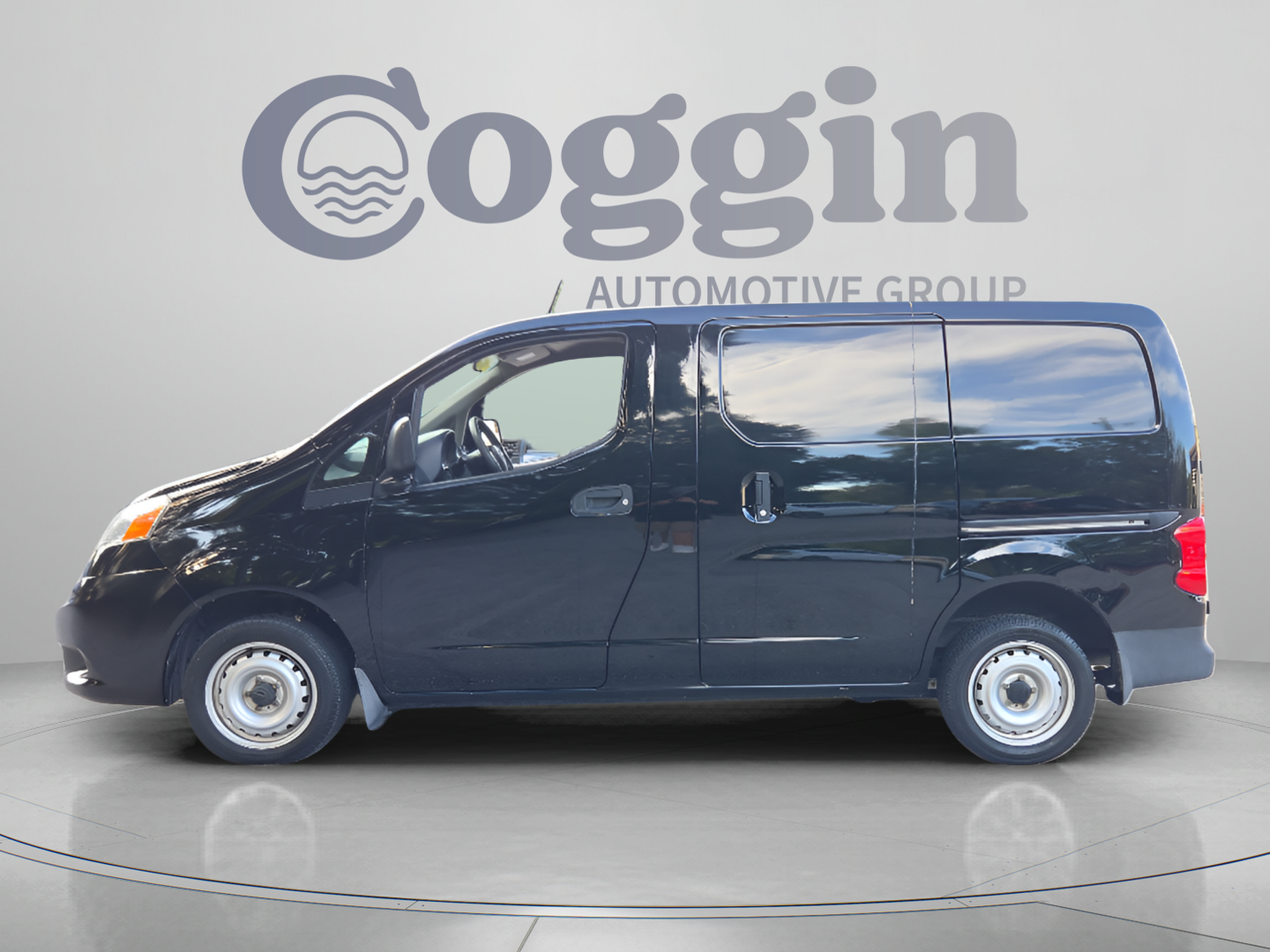 Used 2020 Nissan NV200 S w/ Back Door Glass Package FWD image 2