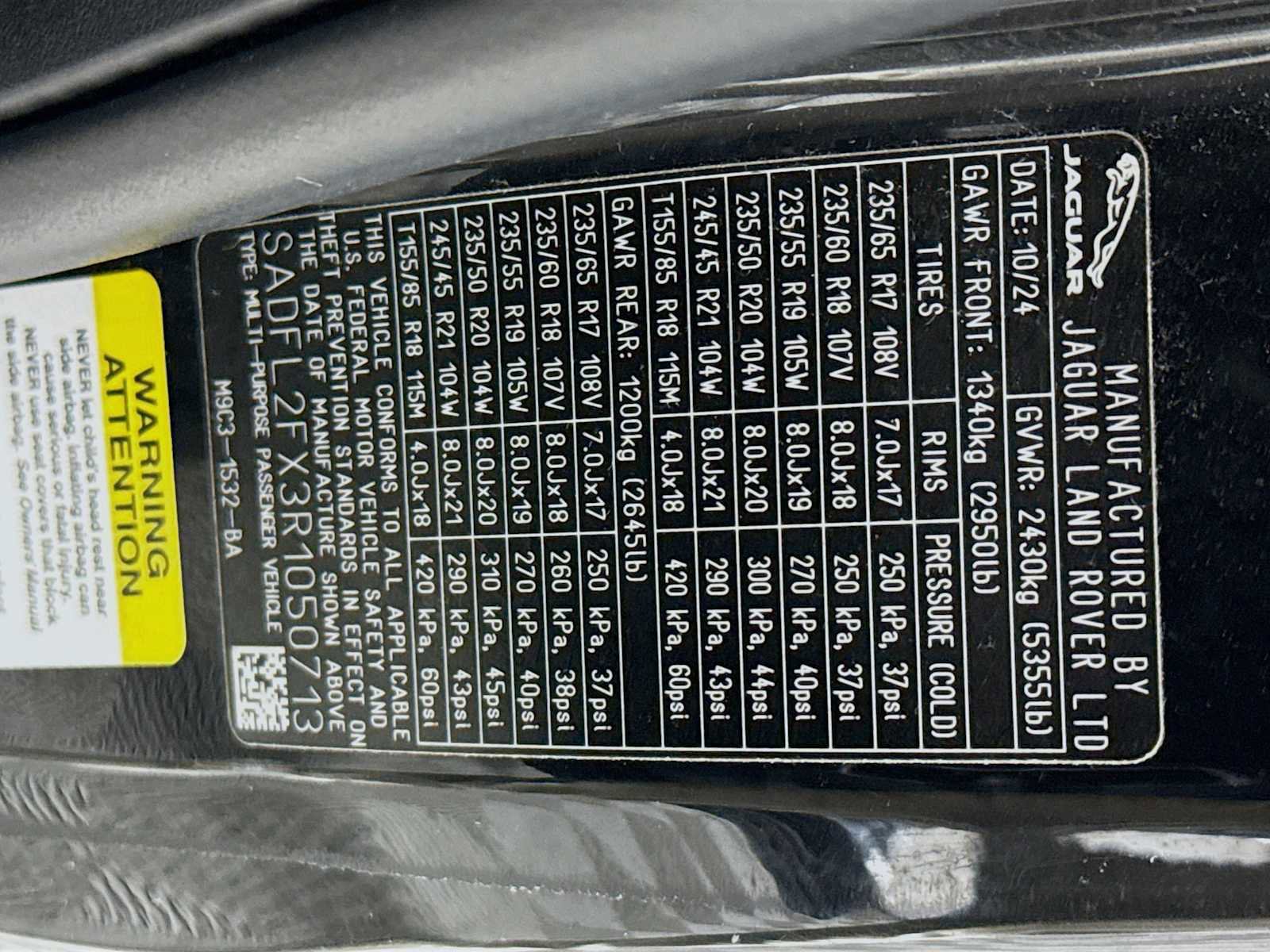 Used 2024 Jaguar E-PACE R-Dynamic SE image 29