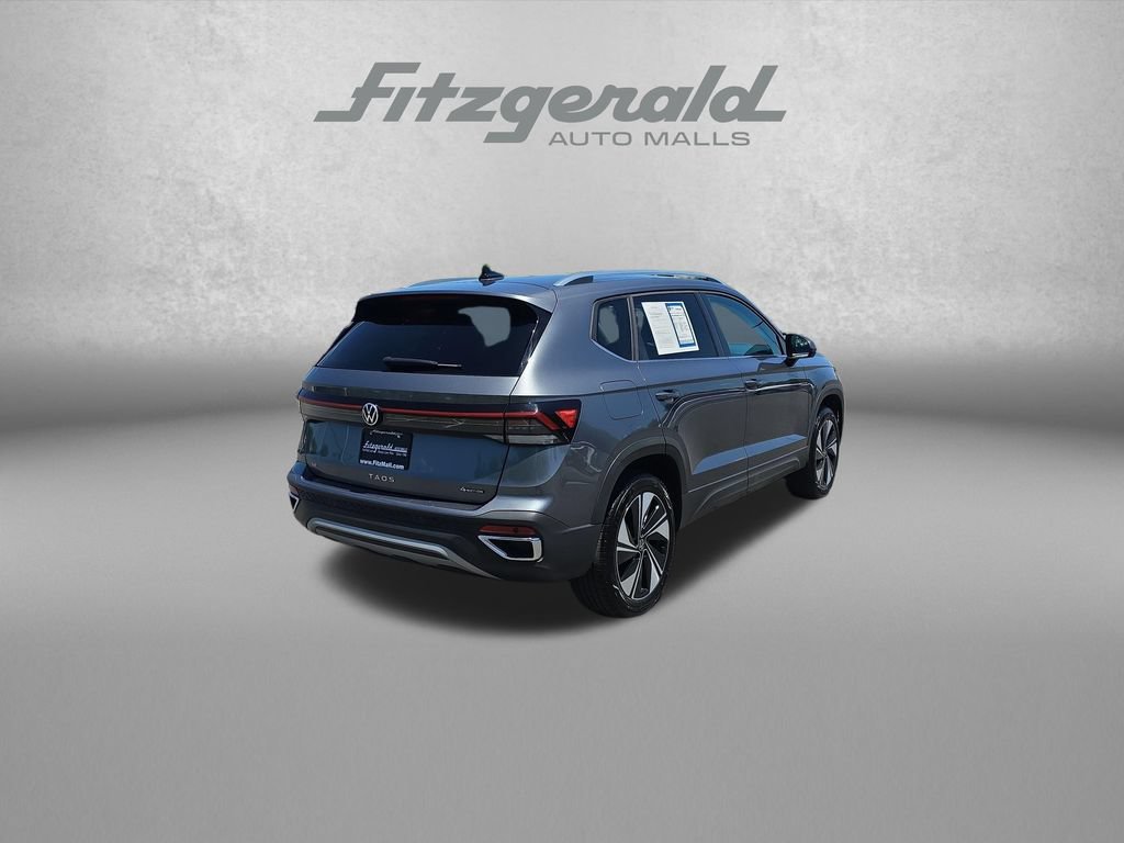 Used 2025 Volkswagen Taos SE AWD/4WD image 7