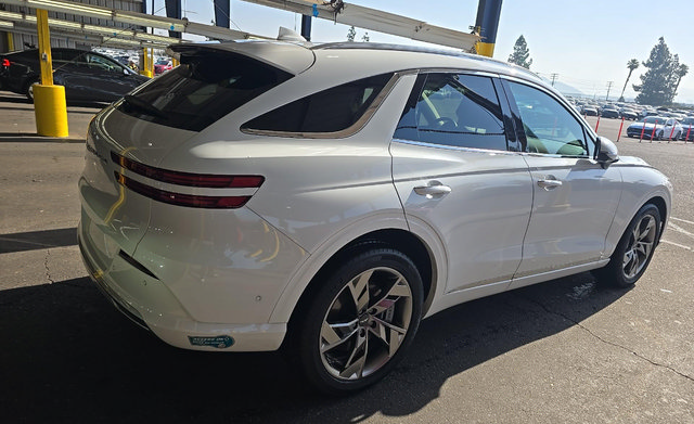 Used 2025 Genesis Electrified GV70 AWD/4WD image 3