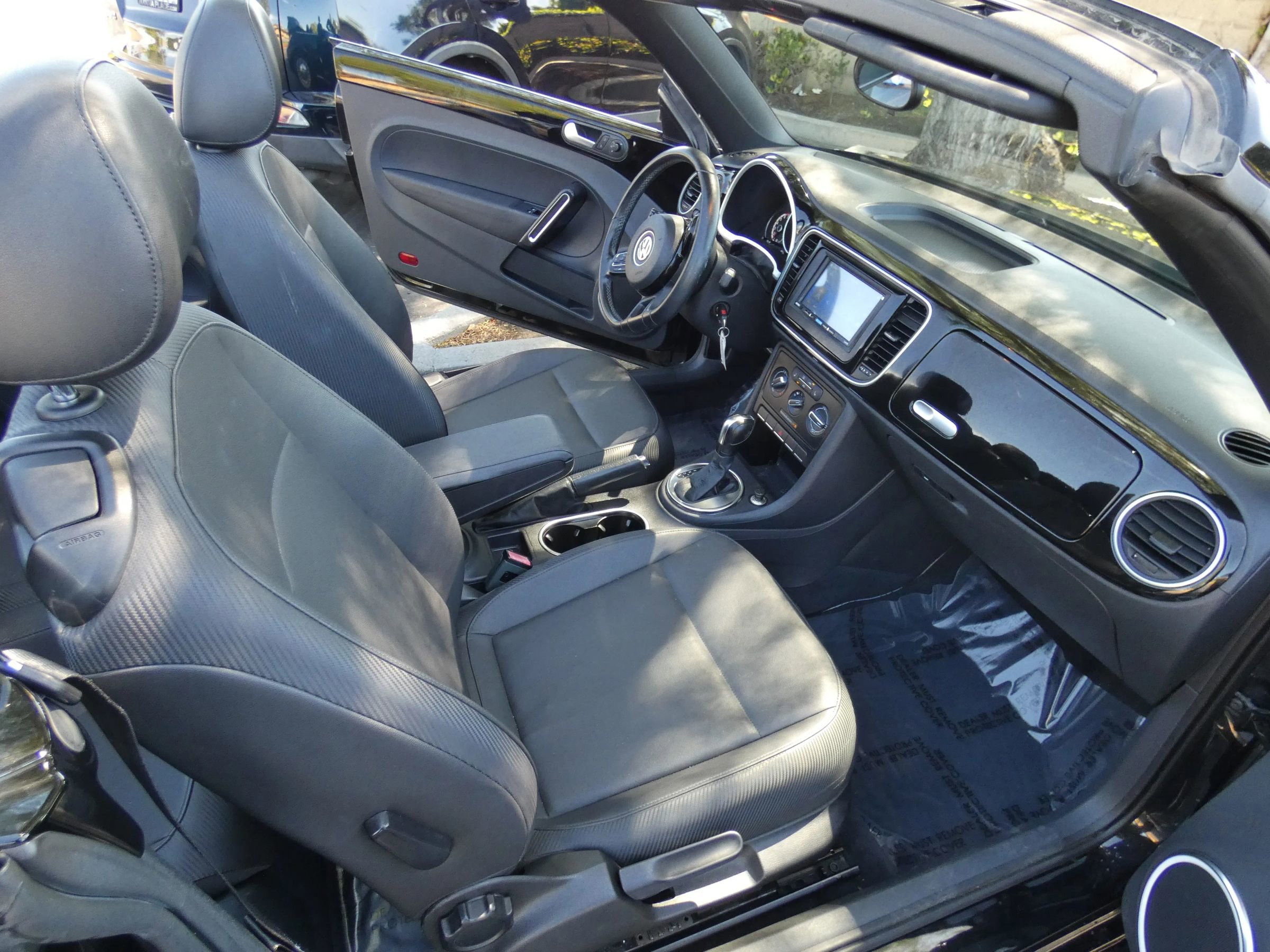 Used 2014 Volkswagen Beetle 2.5 image 17