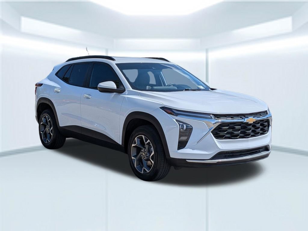 Used 2025 Chevrolet Trax LT w/ Driver Confidence Package FWD image 8