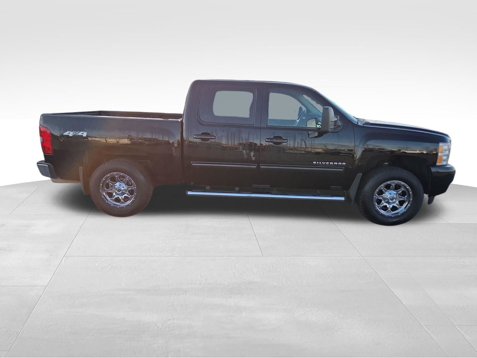 Used 2011 Chevrolet Silverado 1500 LTZ w/ Max Trailering Pack image 2