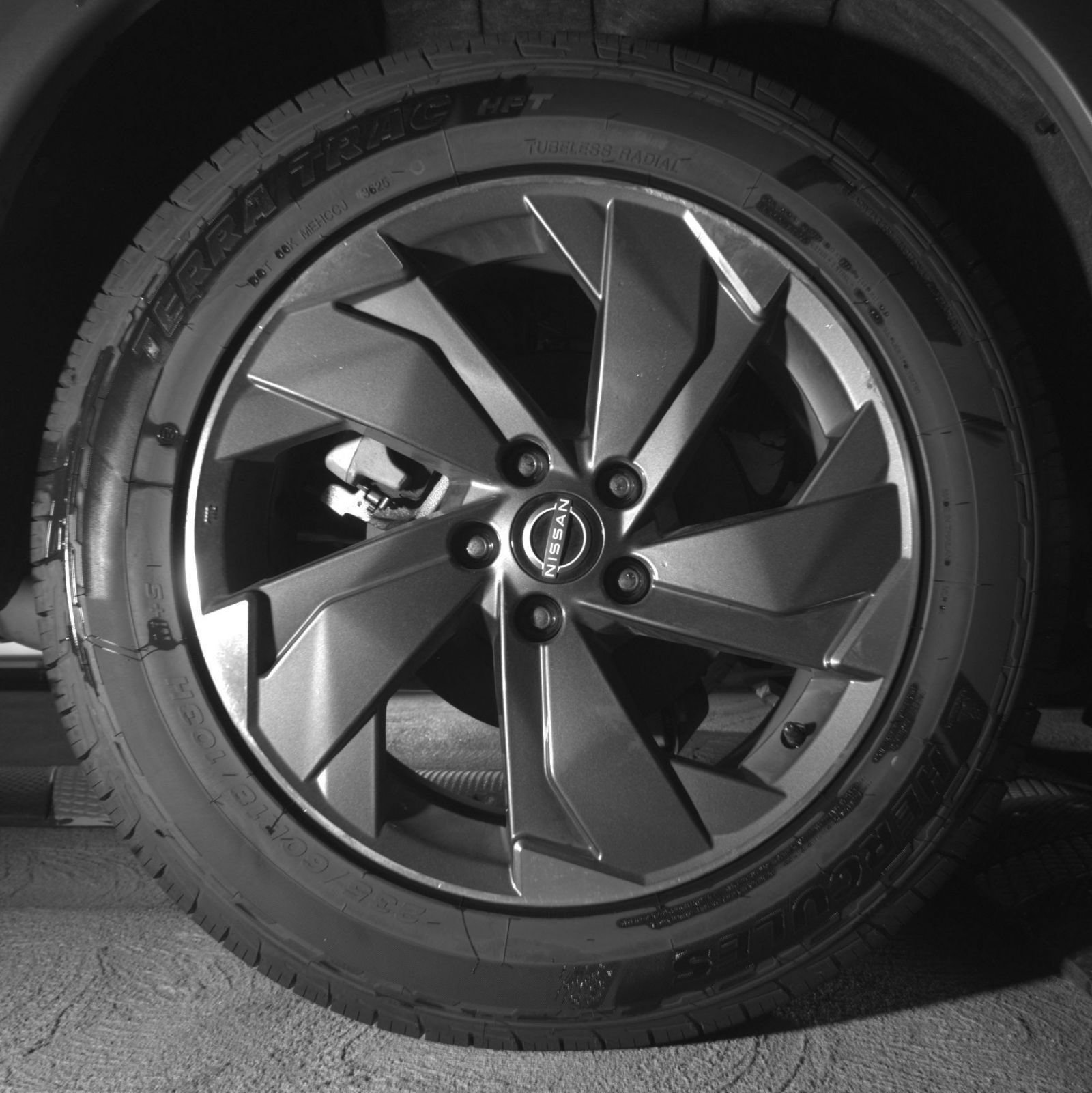 Used 2025 Nissan Rogue SV FWD image 18