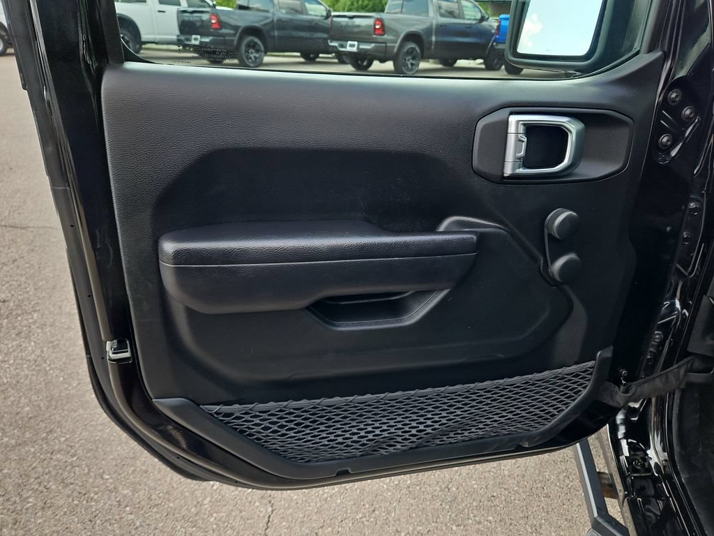 Used 2023 Jeep Wrangler Sport AWD/4WD image 13