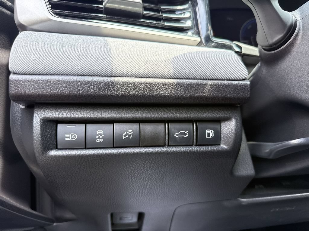 Used 2025 Toyota Camry LE FWD image 32