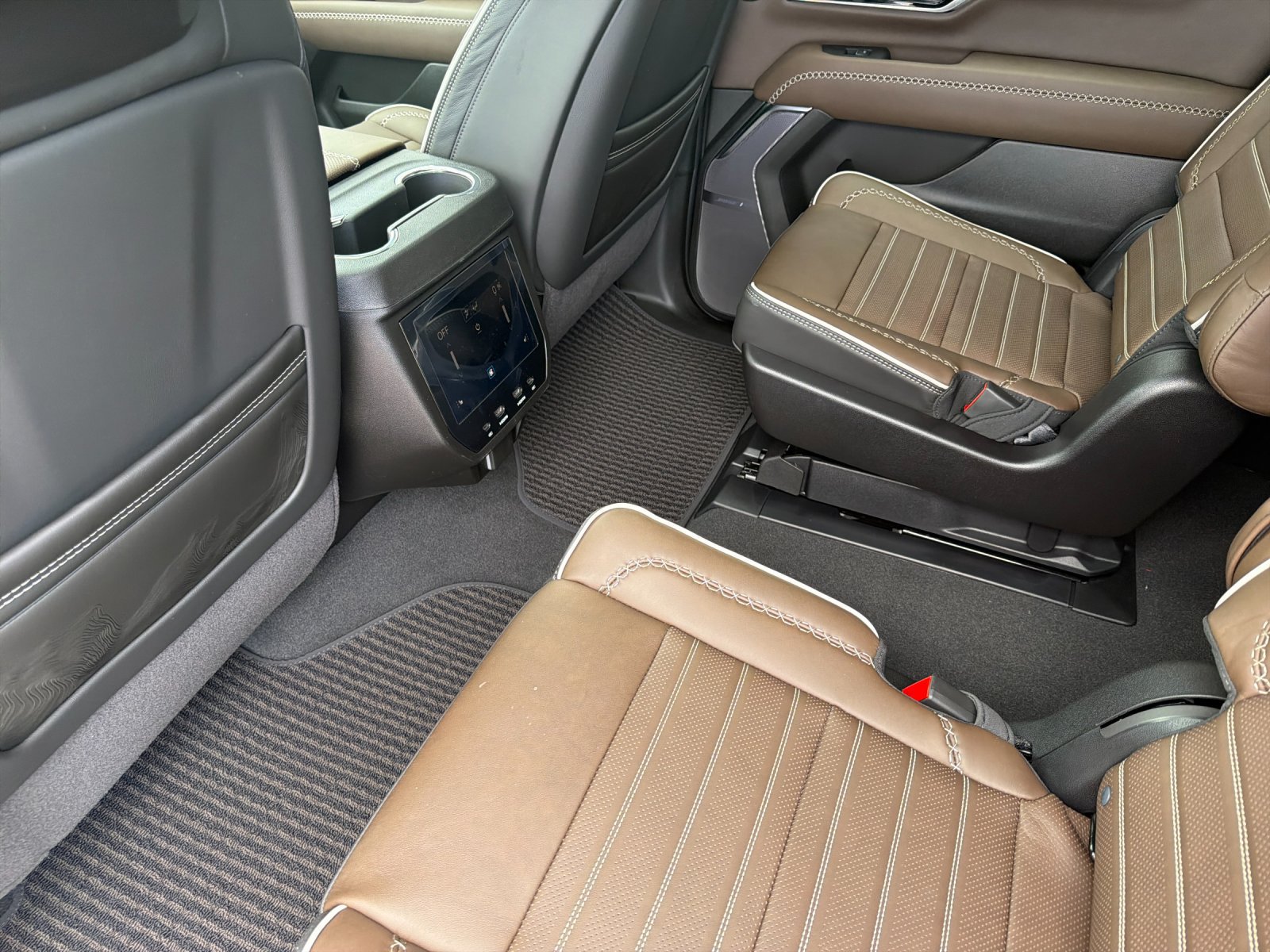 New 2026 GMC Yukon XL Denali Ultimate AWD/4WD image 11