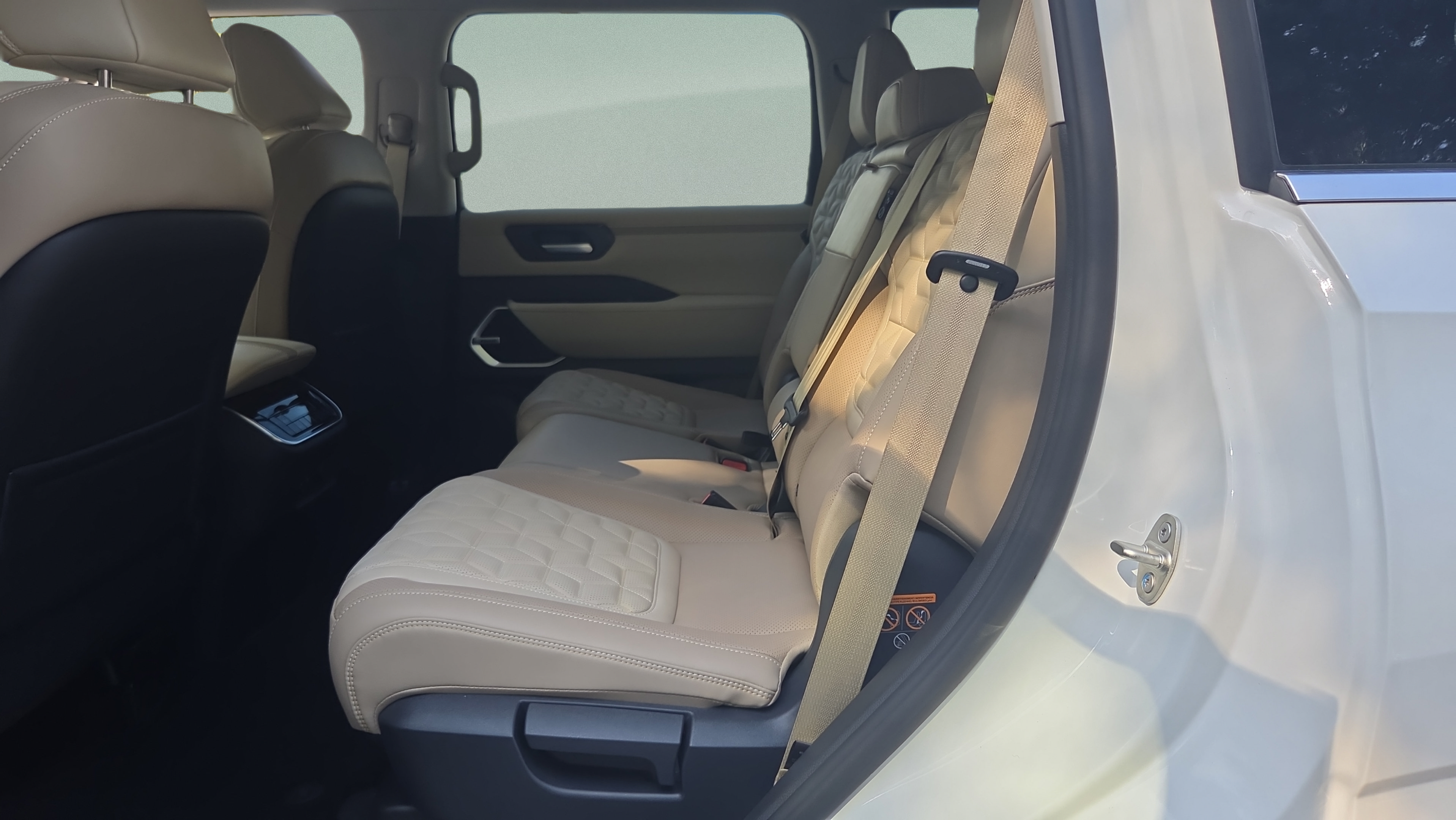 New 2026 Nissan Armada Platinum RWD image 11