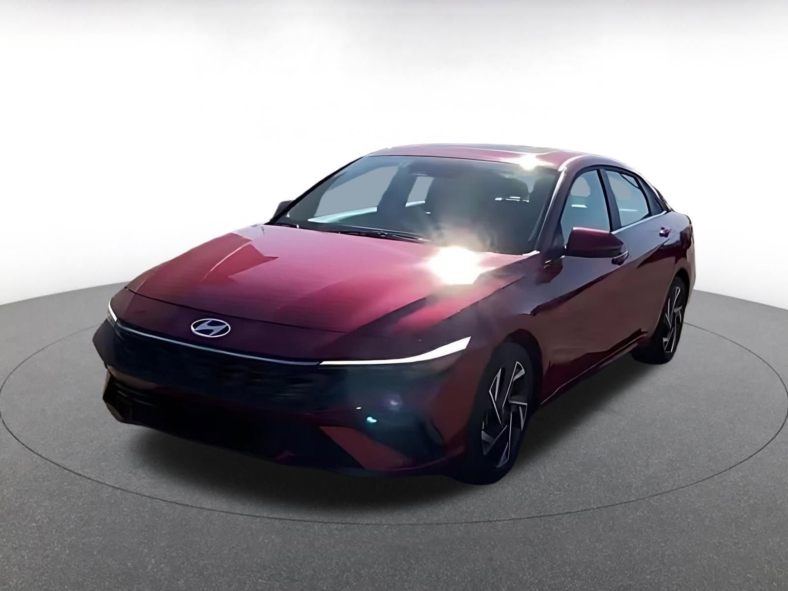 Used 2025 Hyundai Elantra Limited image 3