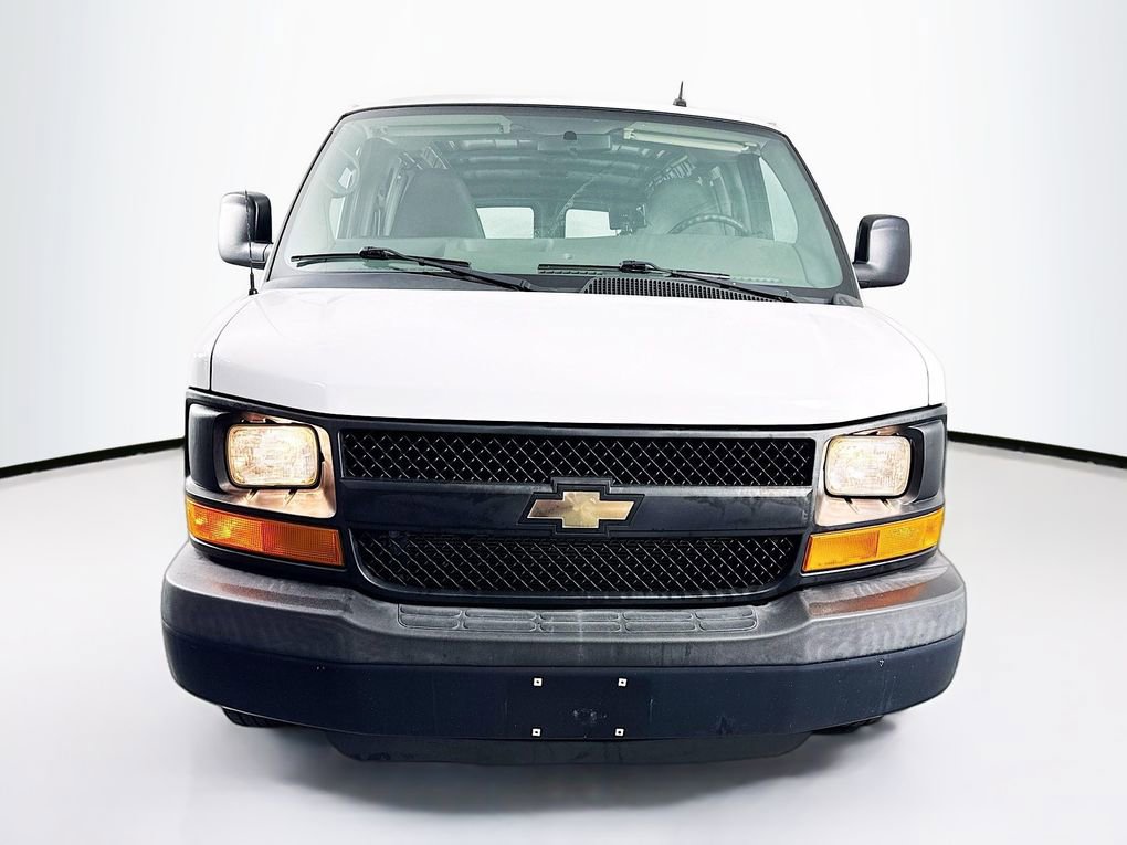 Used 2014 Chevrolet Express 1500 RWD image 2