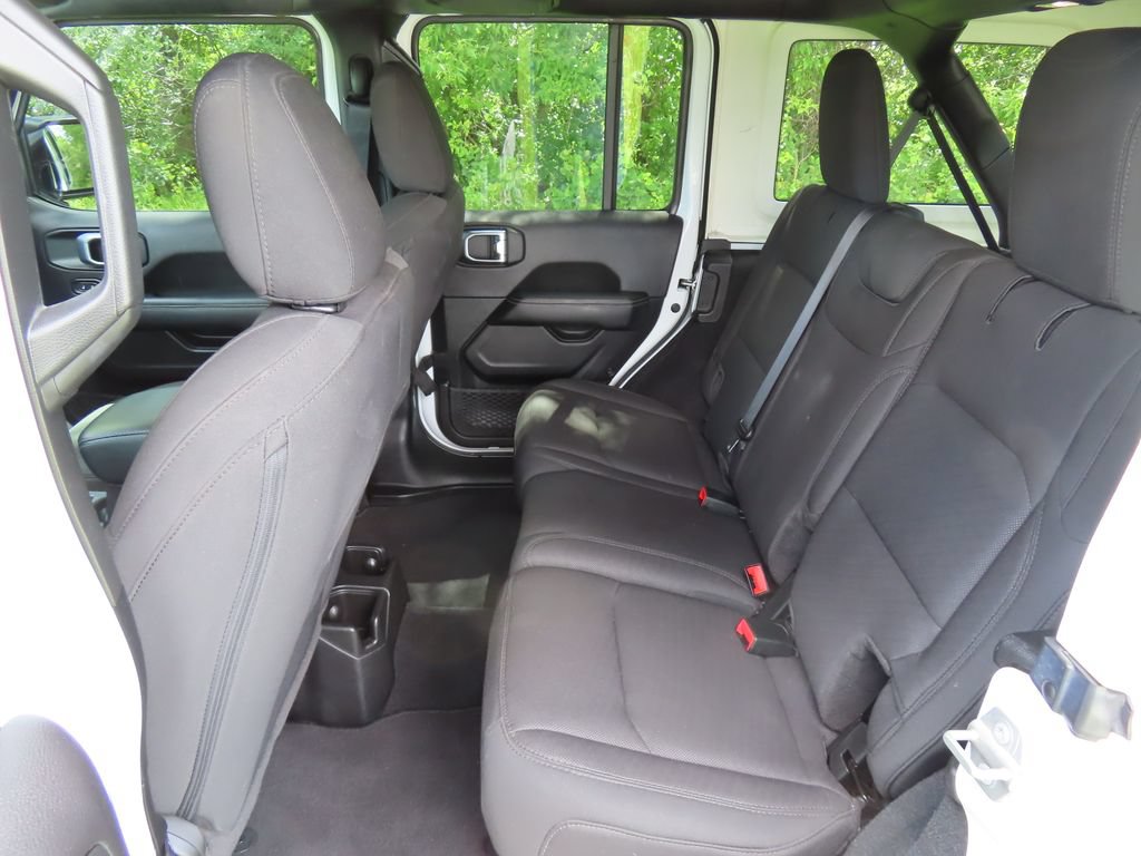 Used 2023 Jeep Wrangler Unlimited Sahara w/ Cold Weather Group AWD/4WD image 27