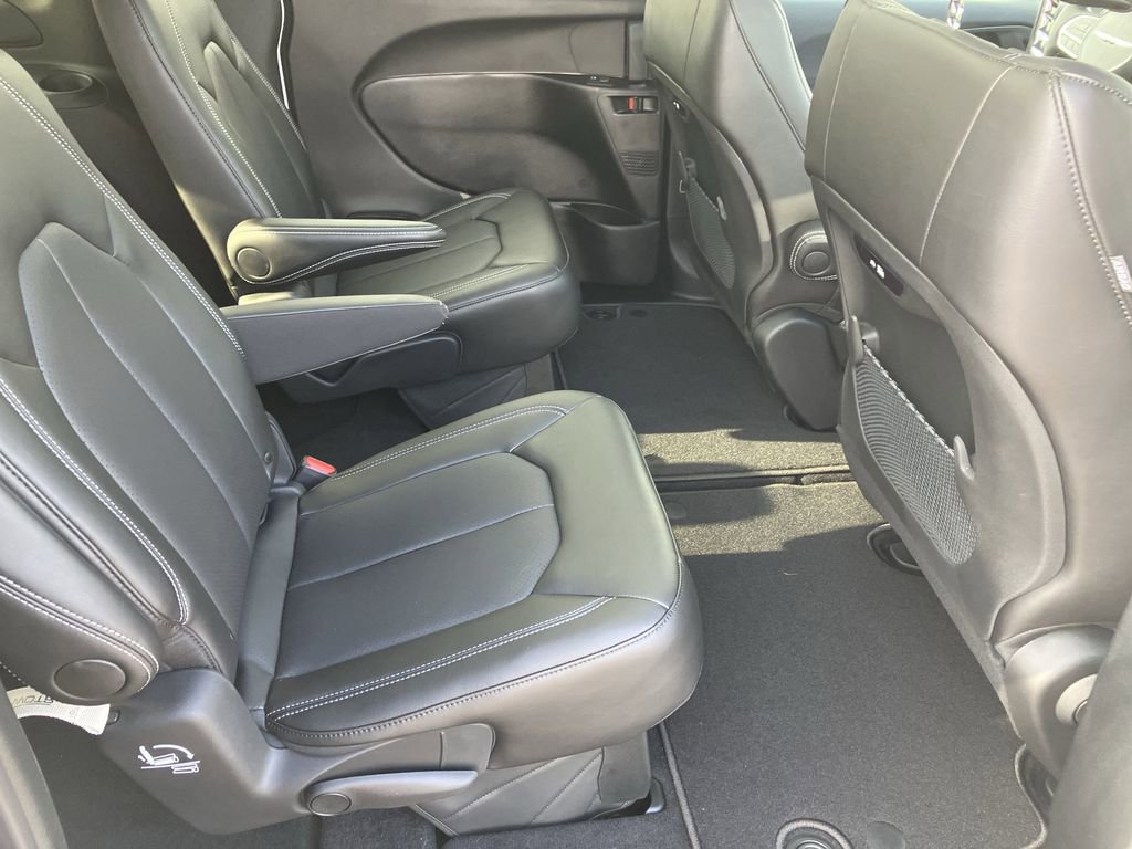 New 2026 Chrysler Pacifica Select image 35