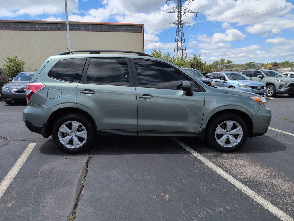 Used 2015 Subaru Forester 2.5i Premium w/ All-Weather Package AWD/4WD image 6