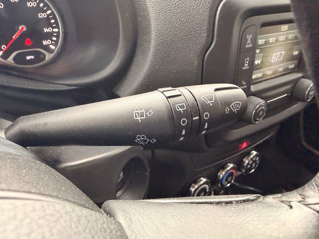 Used 2017 Jeep Renegade Latitude AWD/4WD image 14