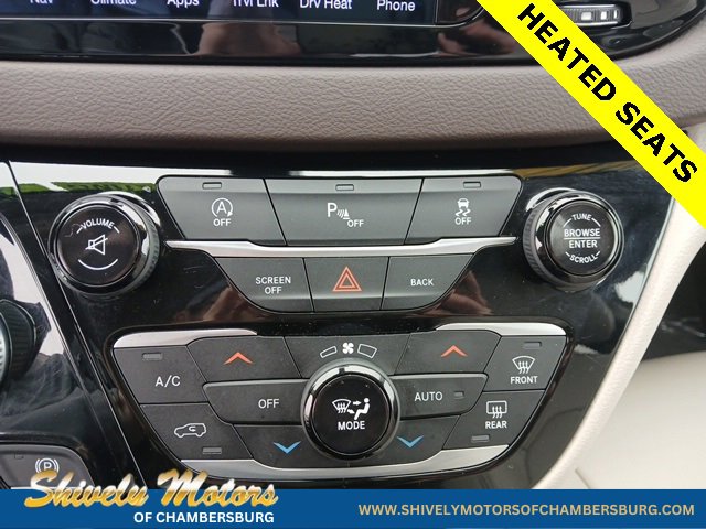 Used 2017 Chrysler Pacifica Touring-L Plus w/ Tire & Wheel Group image 24